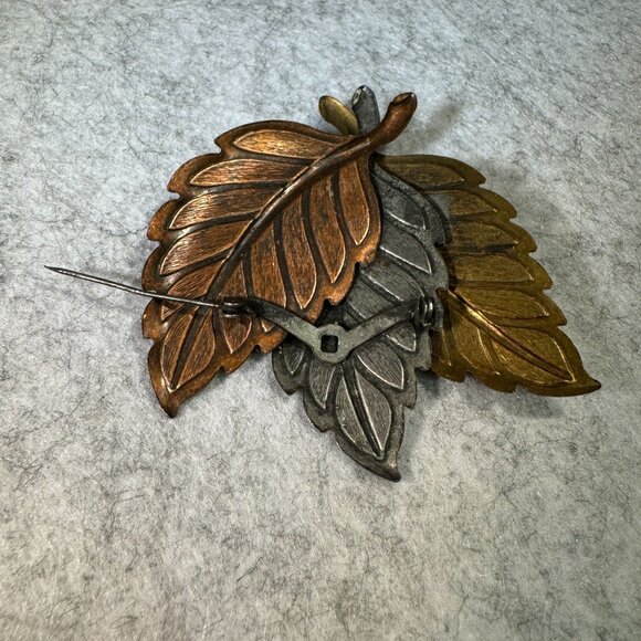 Vintage Leaf Trio Brooch Pin Copper Silver Gold Tone Mixed Metal Autumn Vintage - Picture 3 of 5